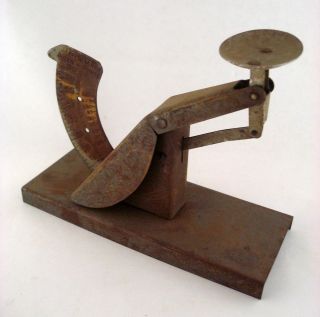 Vintage Unique Brand Metal Egg Scale Grading Speciality Mfg.  Co.  St Paul Minn photo