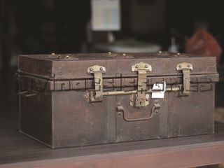 1 Pcs - Antique Henry Blunn &co Steel Travelling Trunk From Birmingham,  England photo