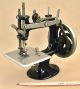 Antique Singer Mini Cast Iron Childs Sewing Machine 1920 Model 20 Miniature Toy Sewing Machines photo 9