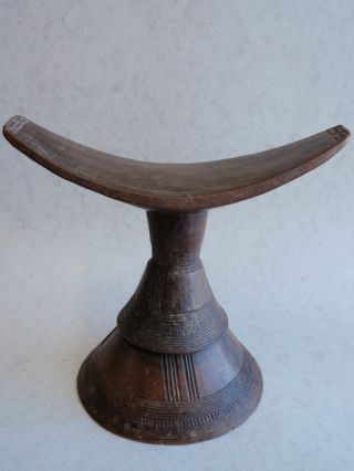 African Angolan Neck Rest With Turned Lines photo