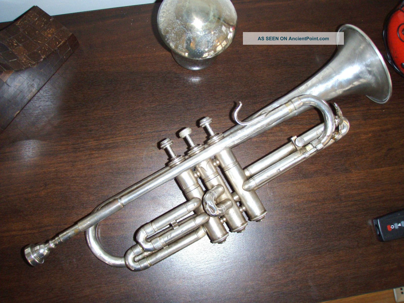 Manhattan Silver Trumpet Vintage 30s - 40s Brass photo