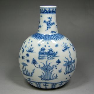Chinese Blue And White Porcelain Mandarin Duck Lotus Flower Vase photo