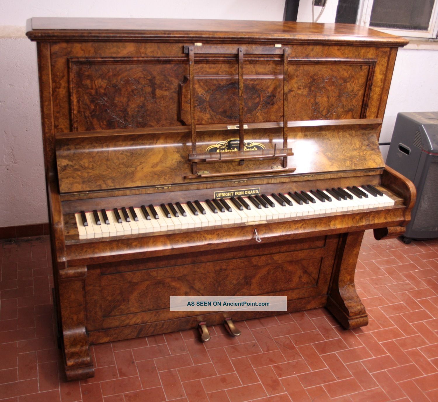 Old Upright Piano Frederick Reogh,  1890,  Londra Pianoforte Antico A Corda Keyboard photo
