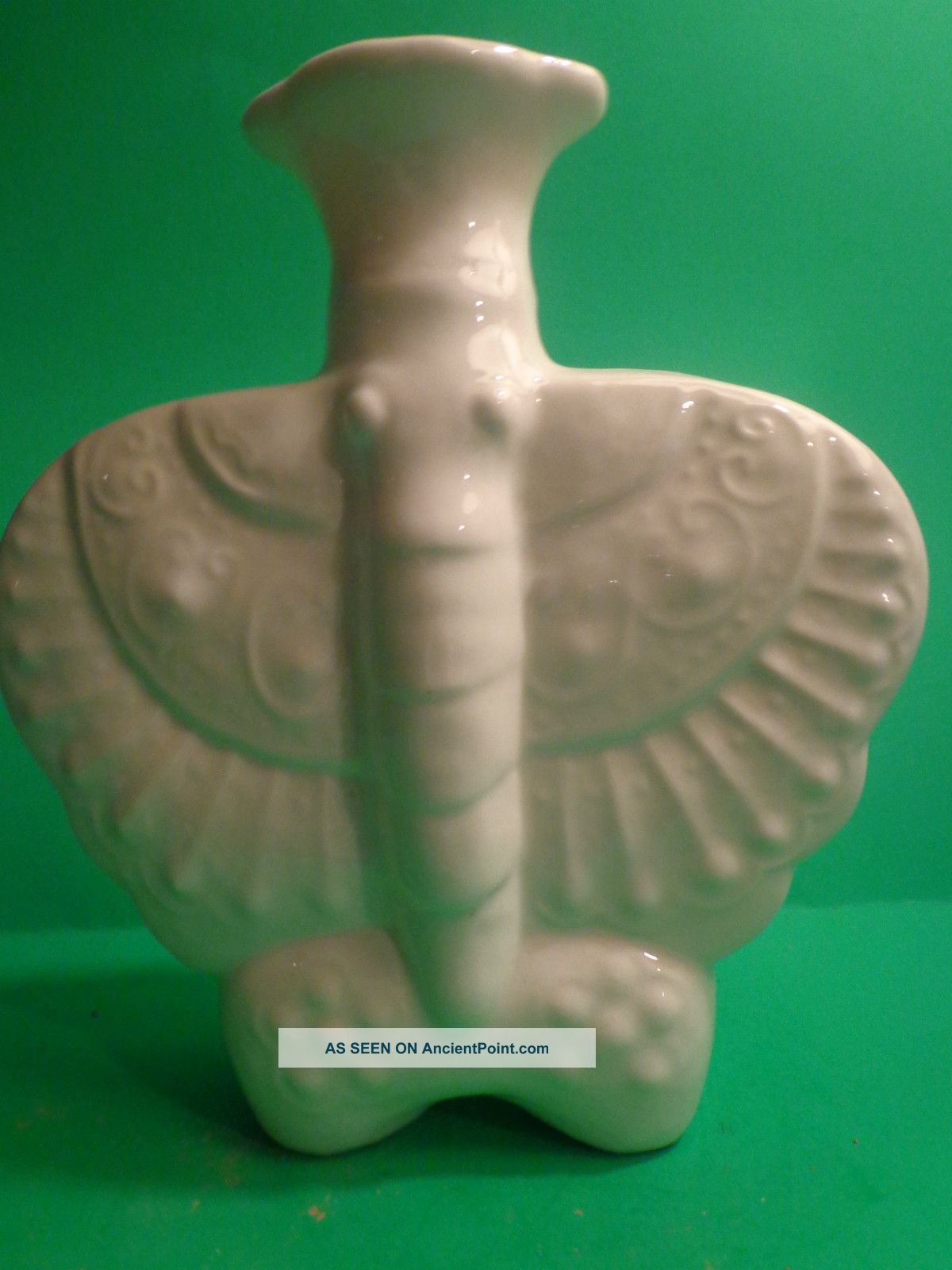 Chinese Dehua Blanc De Chine Butterfly Shape Vase Ming Dynasty? Vases photo