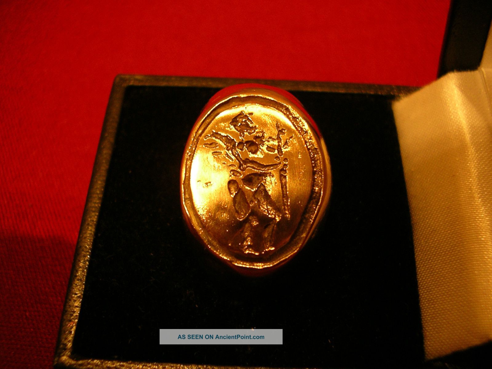 Ancient Bronze Roman / Greek Ring With ' Warrior ' On Bezel Roman photo