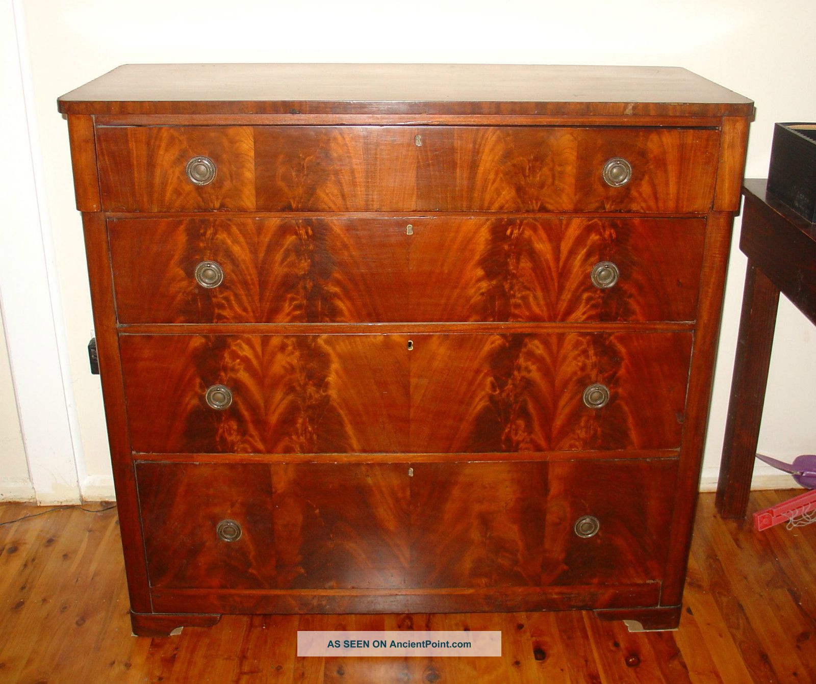 Chest Of Drawers Late Victorian Matched Mirrored Veneers (mahogany?) 4 Drawers 1800-1899 photo