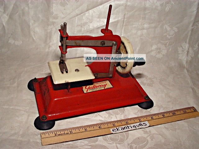 Vintage Metal Toy Sewing Machine Gateway Jr Model Np - 1 By Engineering Co Chicago Sewing Machines photo