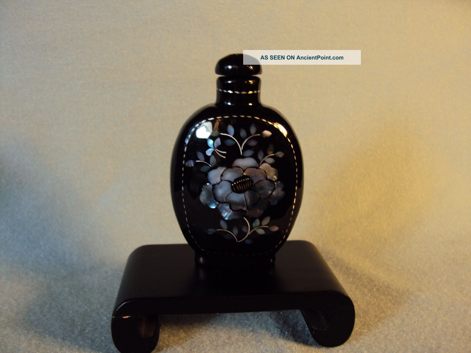Antique Oriental/japanese Snuff Bottleof Laque Burgaute W/ Abalone Shell Snuff Bottles photo