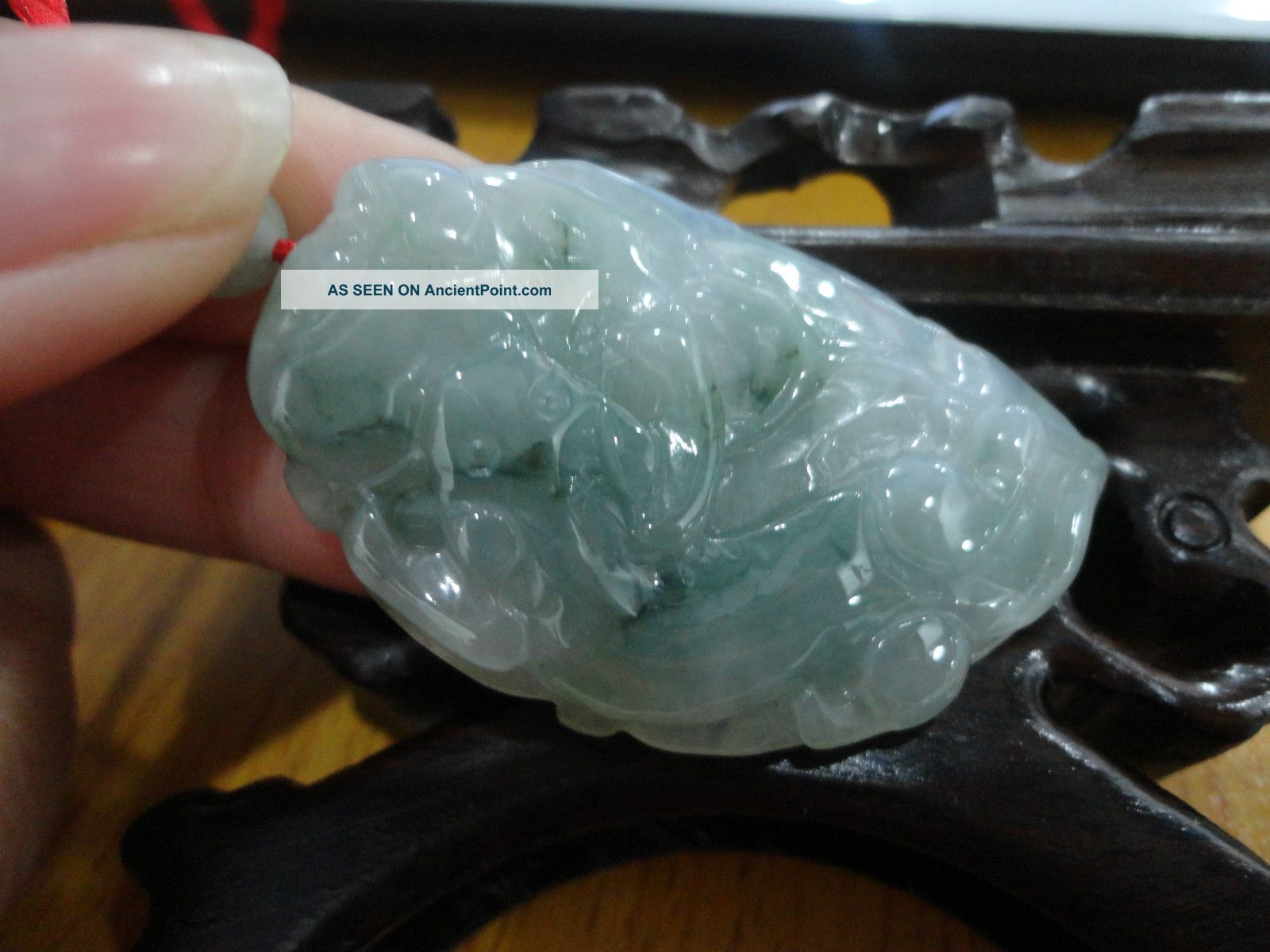 Chinese 100% Natural Ice Green Grade A Jade Jadeite Pendant/house Lizard Leaf Necklaces & Pendants photo
