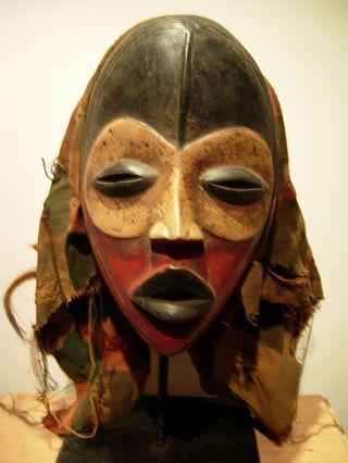 771,  Outstanding Dan Poro Society Ceremonial Mask W/medicine Cloth,  Liberia photo