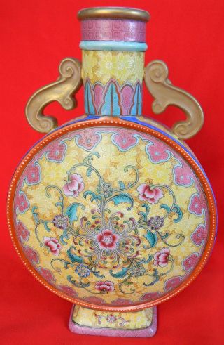 Ch ' Ing Dynasty Ch ' Ien Lung Fencai Vase photo