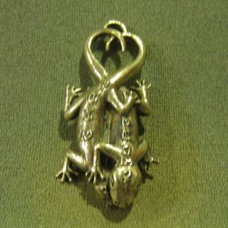 Wealth Lizard Gecko Pop Love Luck Charm Thai Amulet Pendant photo