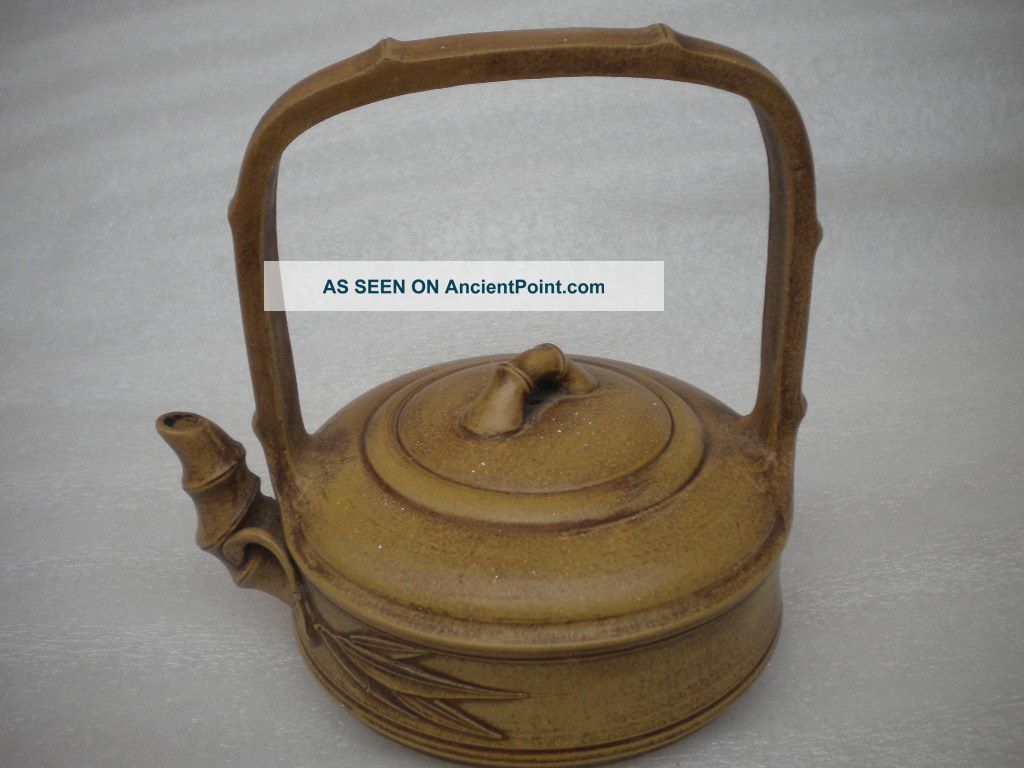 China Yixing Purple Clay (zisha) Pottery High Handle Teapot 376 Teapots photo
