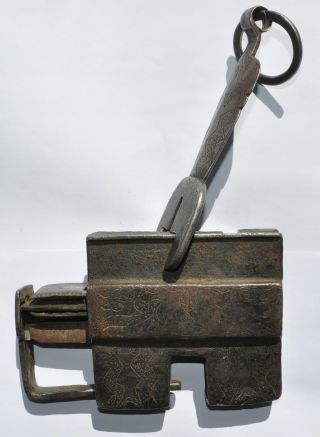 China Tibet Antique Key And Lock,  Iron,  Functional photo