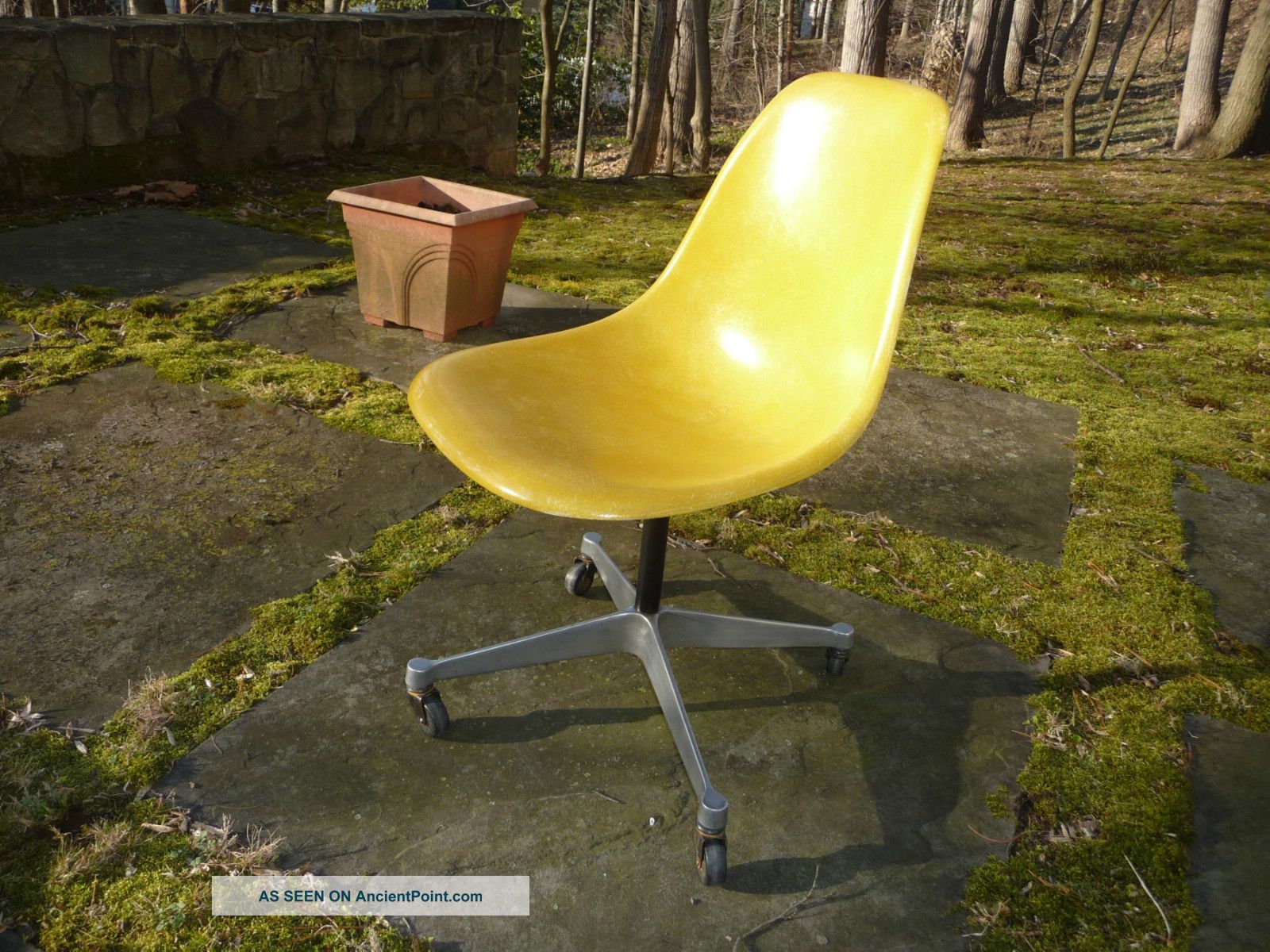 Lemon Yellow Eames Herman Miller Shell Fiberglass Desk Chair Oncasters 1960s - 70s Mid-Century Modernism photo