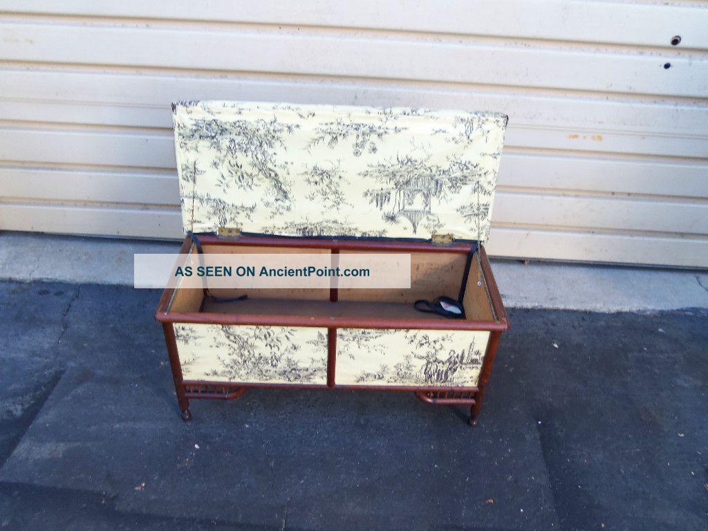 49281 Antique Victorian Oak Storage Trunk Chest 1900-1950 photo