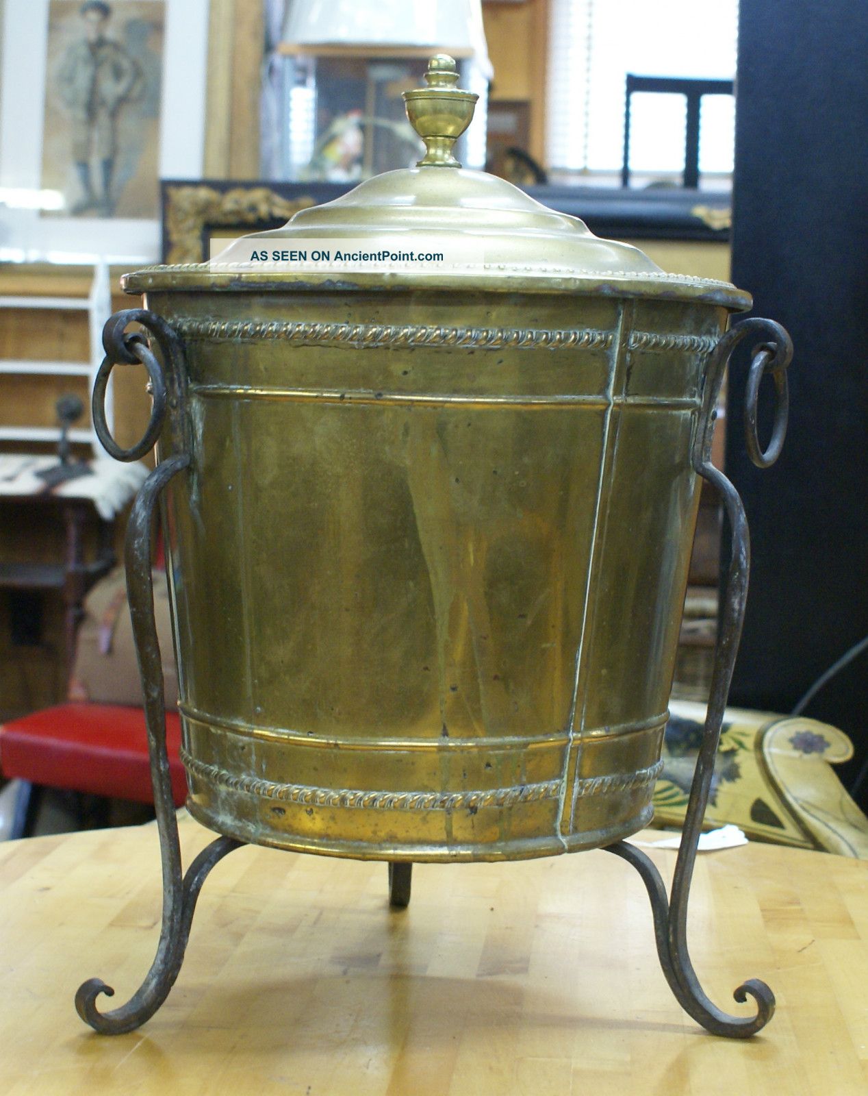 19th C English Brass & Wrought Iron Coal Scuttle W/removable Insert Metalware photo