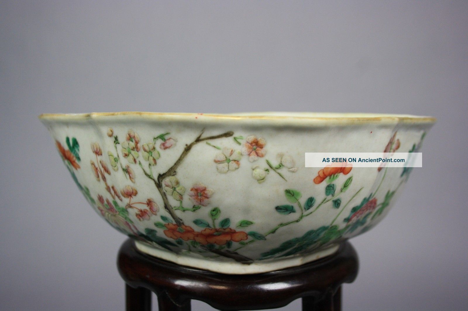 18th - 19th Century Chinese Jiaqing Famille - Rose Bowl Bowls photo