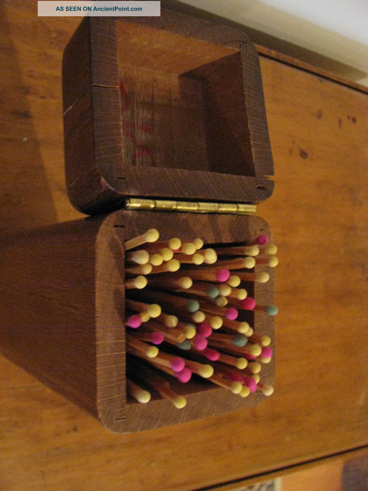 Vintage Wood Box Match Stick Holder With 11 Wooden Matches