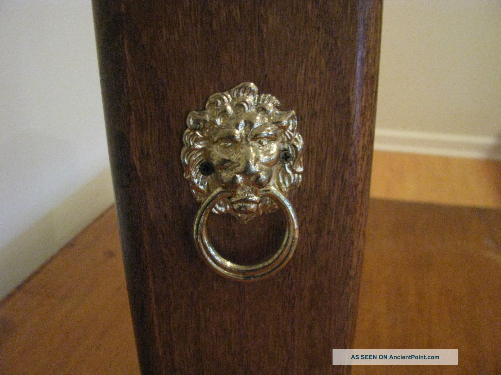 Vintage Wood Box Match Stick Holder With 11 Wooden Matches