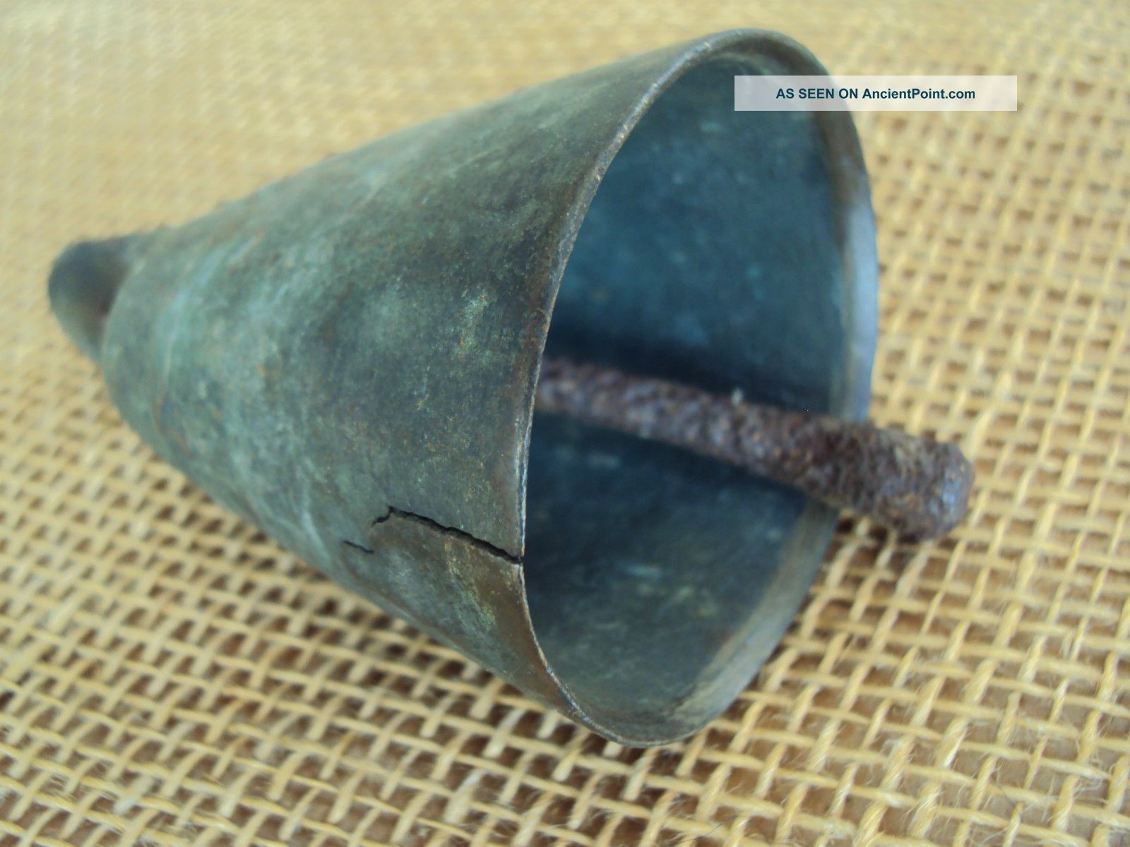 Primitive Bell Brass Or Copper Material Primitives photo