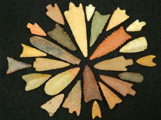 25 Neolithic Neolithique Stone Arrowheads - 6500 To 2000 Before Present - Sahara photo