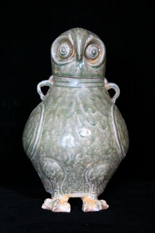 Very Rare Chinese Jin Dynasty Greenish Celadon Owl Jar photo