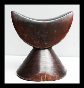 An Exquisitely Patinated Headrest From Ethiopia With Luxurious Form photo