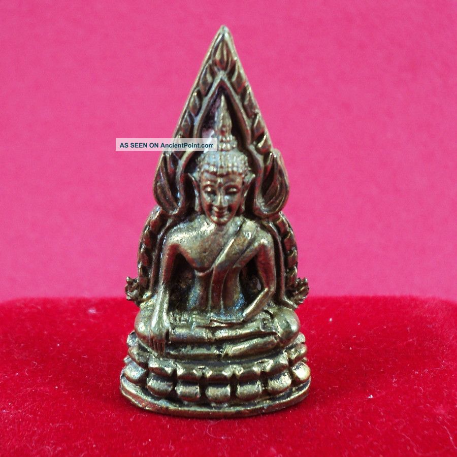 Phra Buddha Chinaraj,  Old Bronze Buddha Medal Amulet Thailand Antiques Sacred Amulets photo