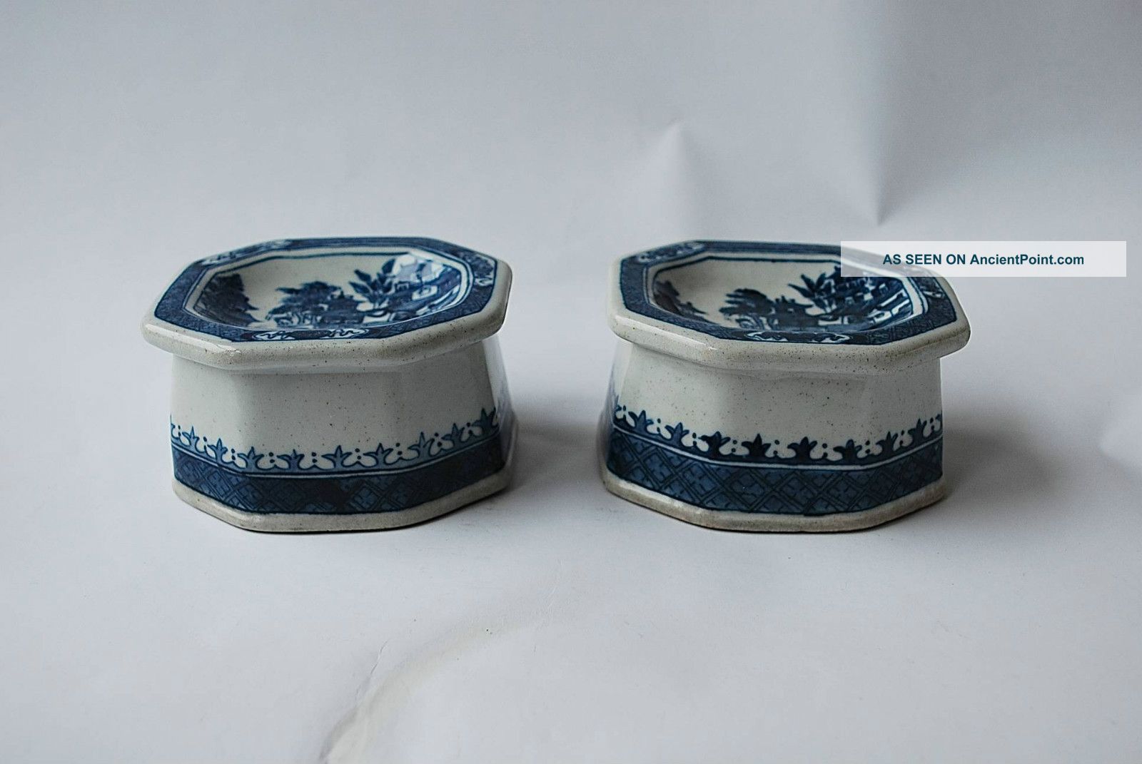 Chinese Export A Pair Of Salt Trencher Or Dish Bowls photo