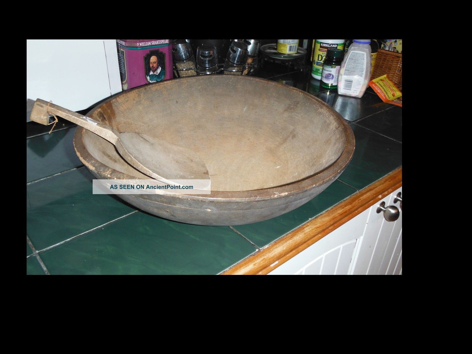 Large Antique Hand Turned Raised Lip Wooden Batter Bowl 15 