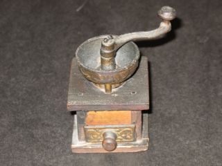 1900s Mini Coffee / Nut Grinder - Mill,  Look photo