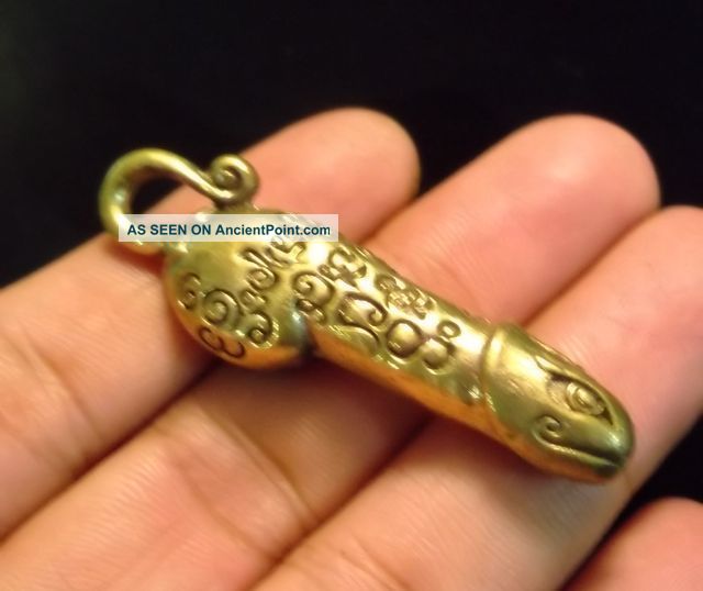 Thai Amulet Palad Khik (protect You And Good Luck) Amulets photo
