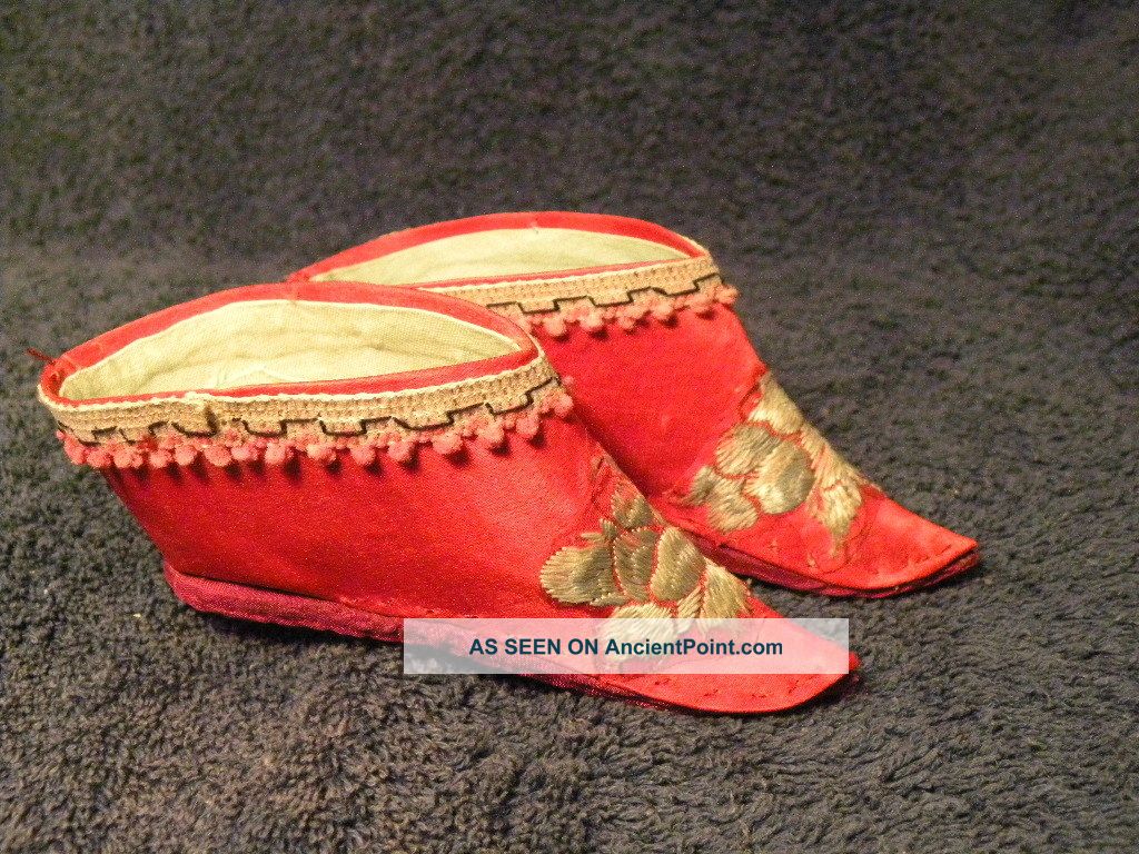 Old Chinese Bound Foot - - Feet Shoes Red Silk W/embroidered Flowers In Usa 2 Robes & Textiles photo