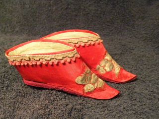 Old Chinese Bound Foot - - Feet Shoes Red Silk W/embroidered Flowers In Usa 2 photo