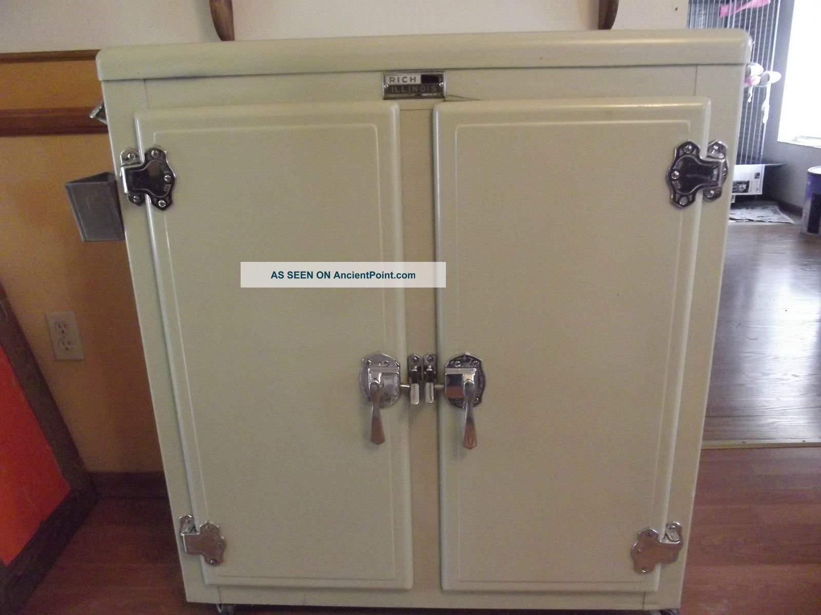 Antique Metal Ice Box Rich Illinois Complete Shelves And Hardware 38 