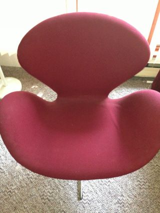 4 Arne Jacobsen & Fritz Hansen Swan Chairs 1958 - 1960 photo