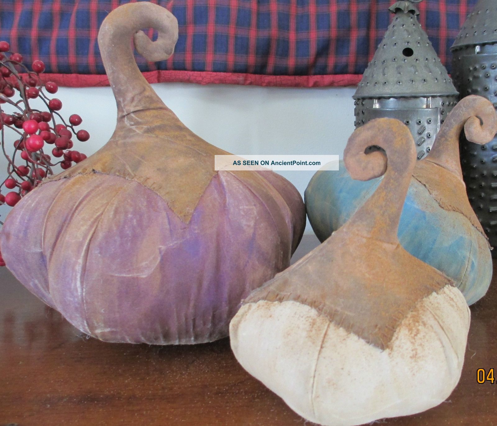 Primitive Fall Halloween Folk Art Grungy Painted Curly Stem Pumpkins Gathering Primitives photo