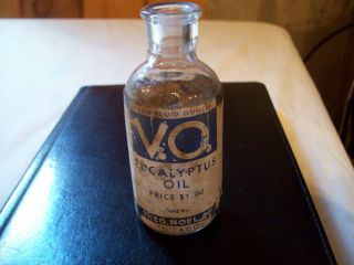 Vintage Apothecary Bottle W/label Theo.  Noel Co.  Chicago Eucalyptus Oil 2oz photo