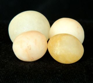 4 Neolithic Neolithique Quartz Funeral Balls - 6500 To 2000 Before Present - Sahara photo