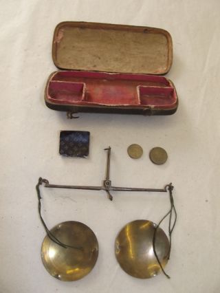 Georgian Guinea Scales With Weights.  With Booklet 1843 photo