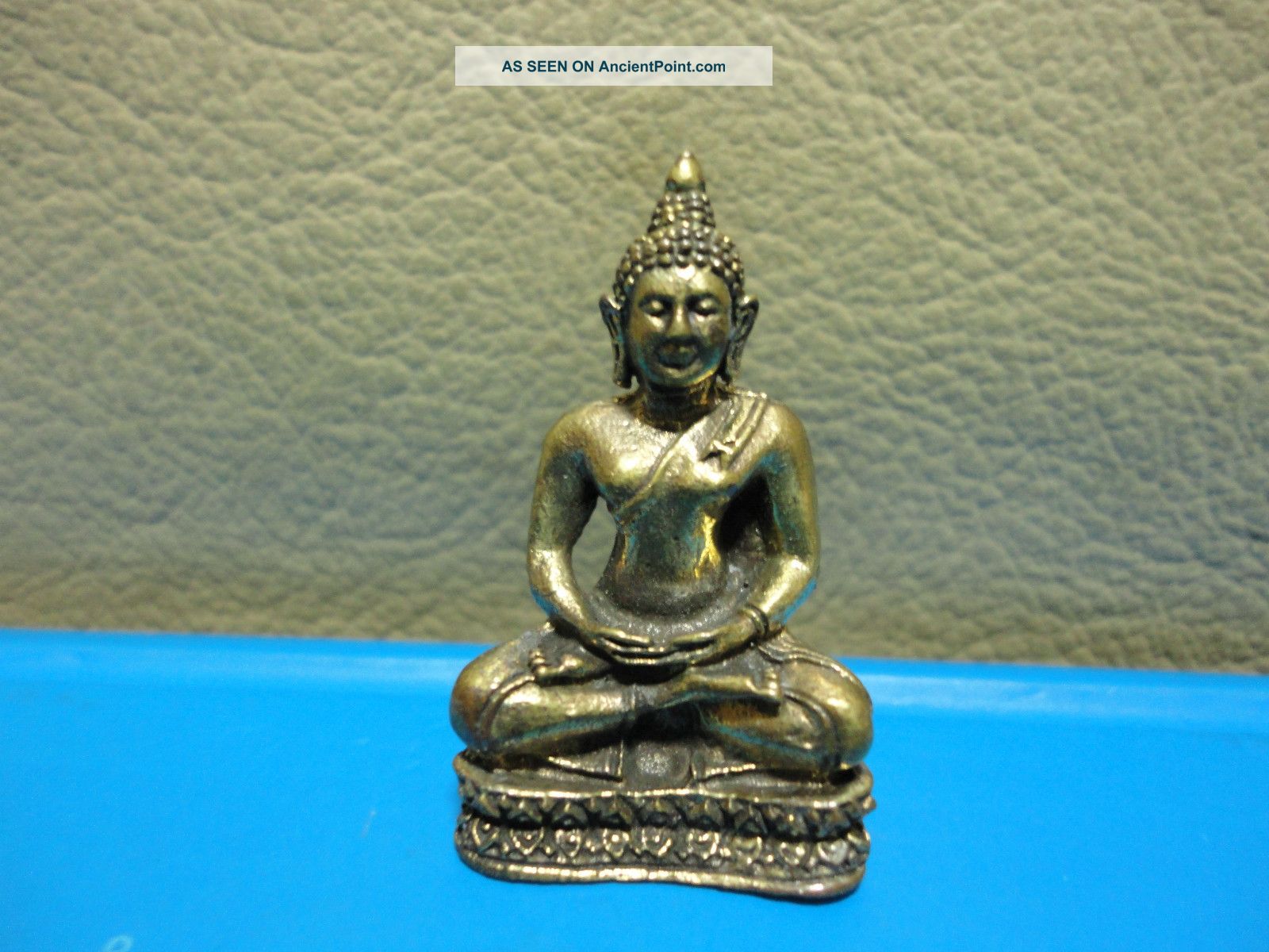 Holy Buddha Statue Wealth Rich Lucky Charm Thai Amulet Amulets photo