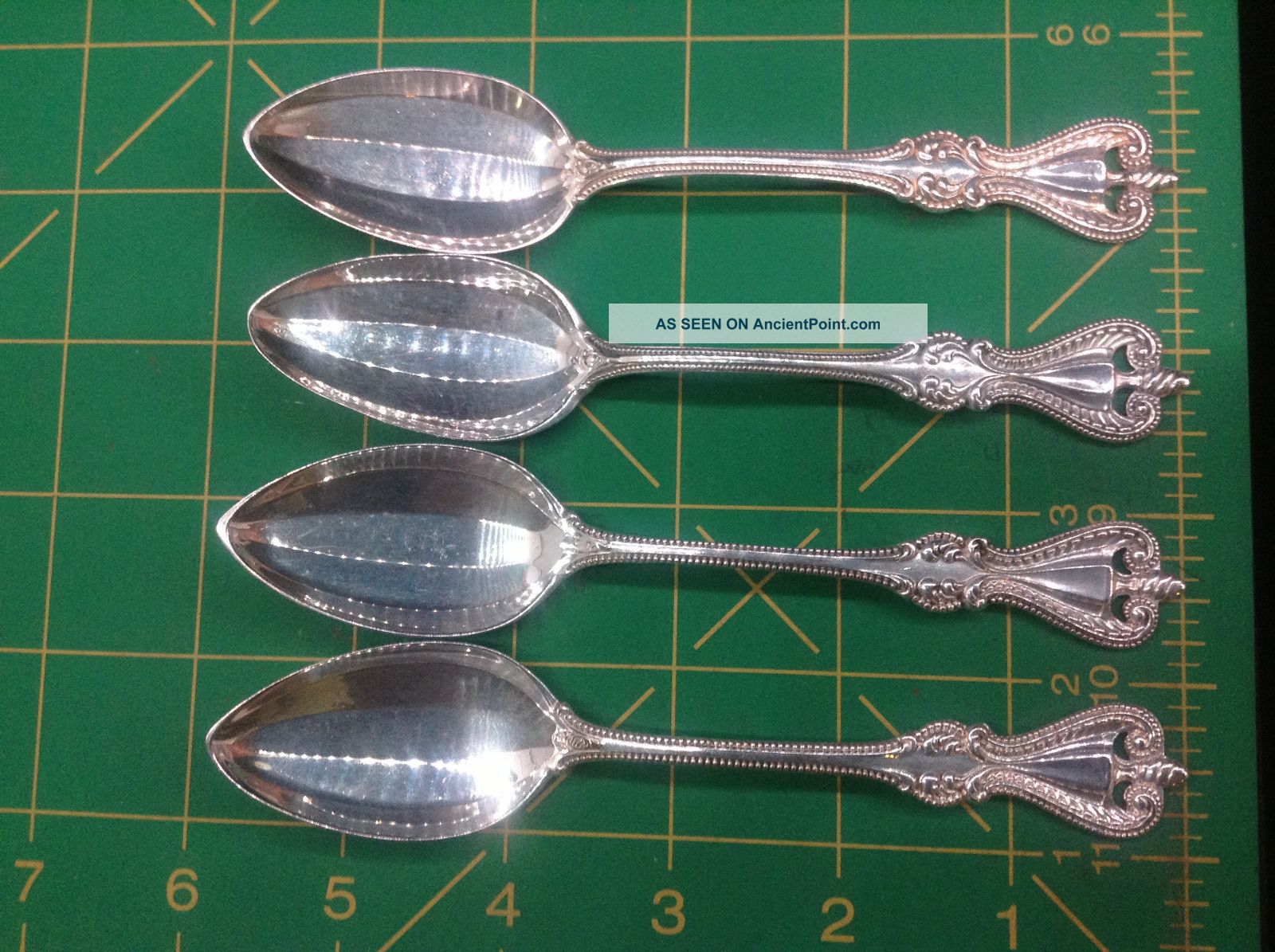 4 Old Colonial Teaspoons Sterling Silver By Towle 5 - 5/8 Inch Spoon 104 Grams Flatware & Silverware photo