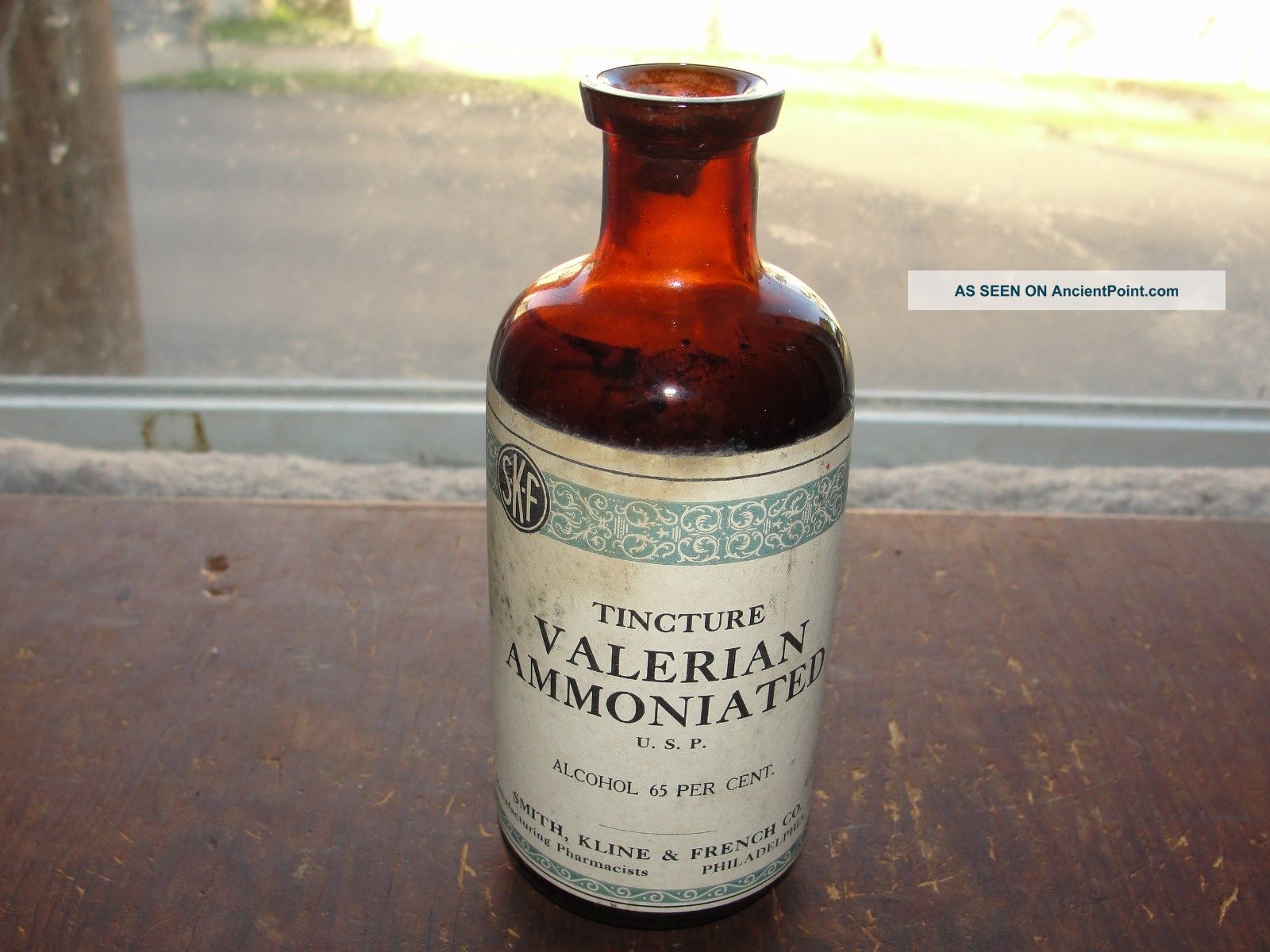 Early 1900s Smith Kline & French Philadelphia Pa Labeled Medicine Bottle Bottles & Jars photo