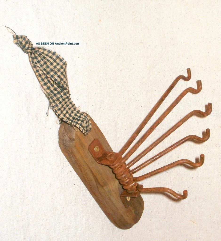 Primitive Style Rusty Country Kitchen 6 - Swivel Arms/hooks On Wood Wall Plate Primitives photo