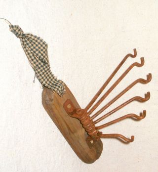 Primitive Style Rusty Country Kitchen 6 - Swivel Arms/hooks On Wood Wall Plate photo