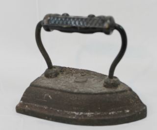 Terrific Antique 1800’s Decorative Cast Iron Sad Iron photo