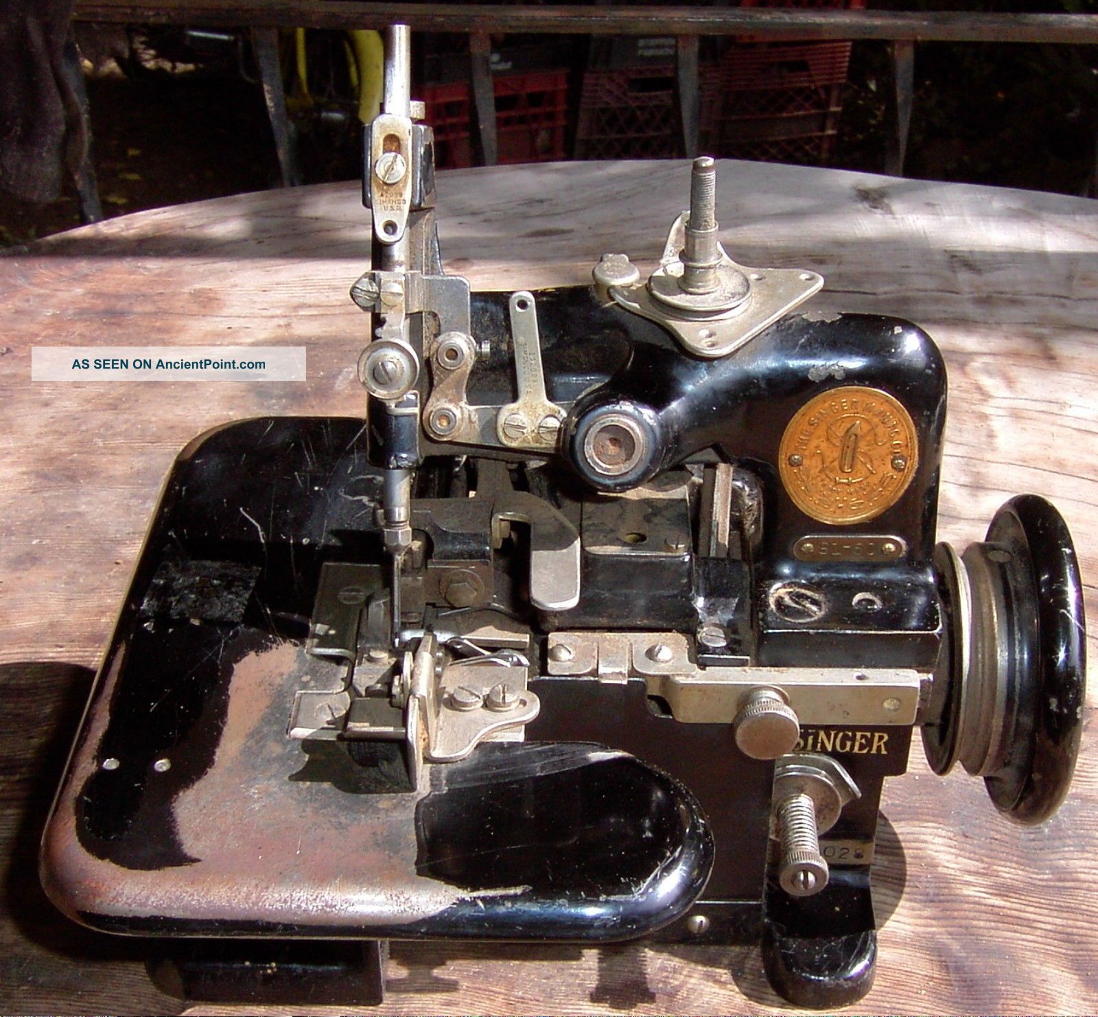 Antique Singer 81 - 60 Industrial Sewing Machine Sewing Machines photo