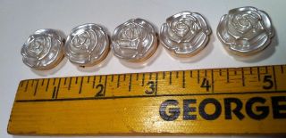 Of (5) Antique White Rose Pattern Buttons W/ Brass Backs - Nony New York photo