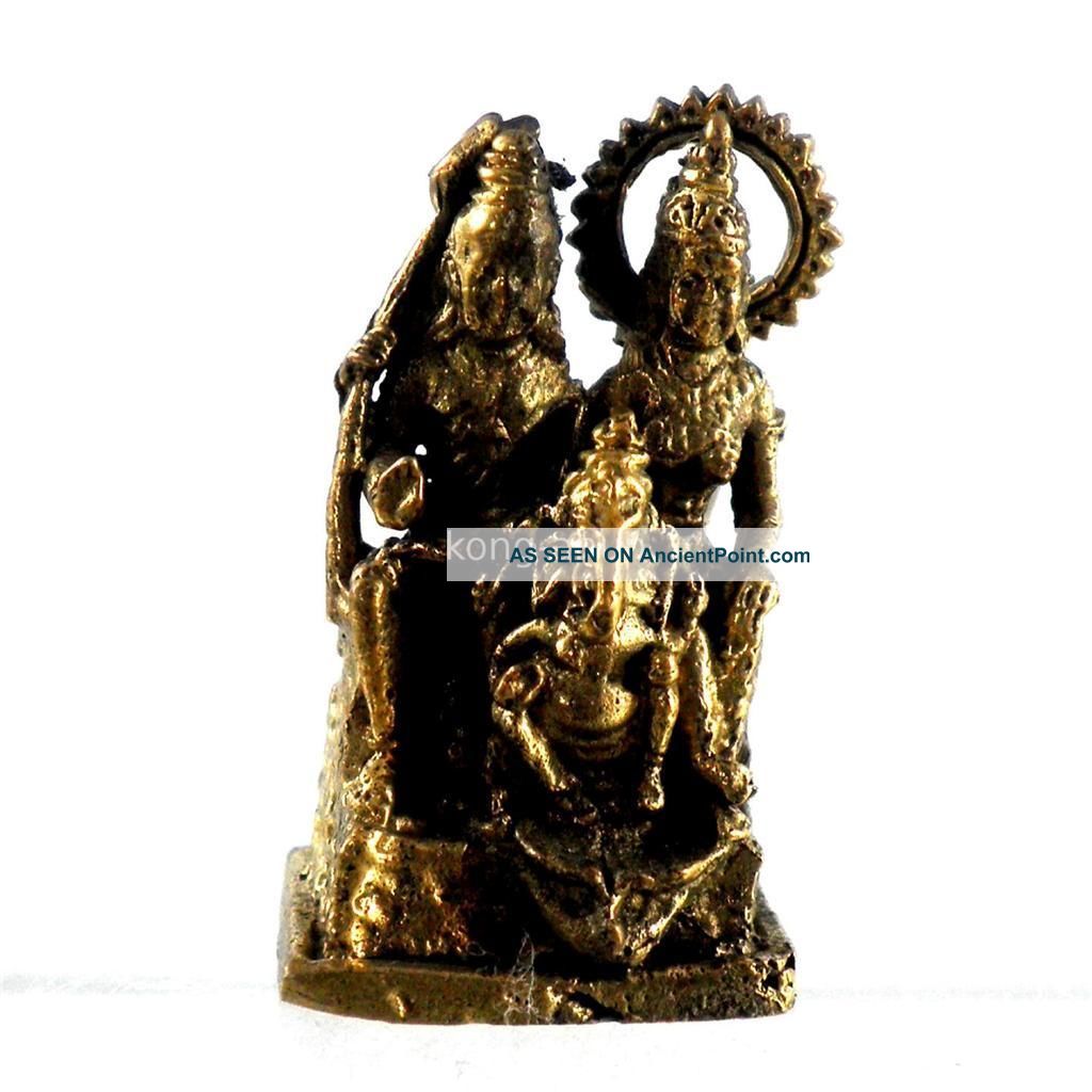 Thai Amulet Shiva Parvati Ganesh Family Wat Phra Hermit Lucky Charm Rich Hindu Amulets photo